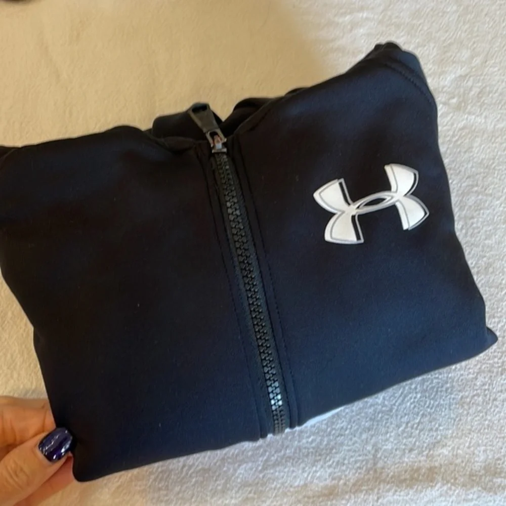 Under Armour full zip simple black hooded hoodie athletic lightweight jacket